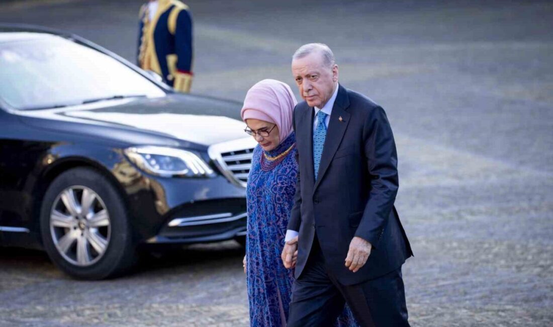Cumhurbaşkanı Erdoğan, NATO liderleri onuruna verilen akşam yemeğine katıldı Cumhurbaşkanı Erdoğan, NATO Zirvesi'nde