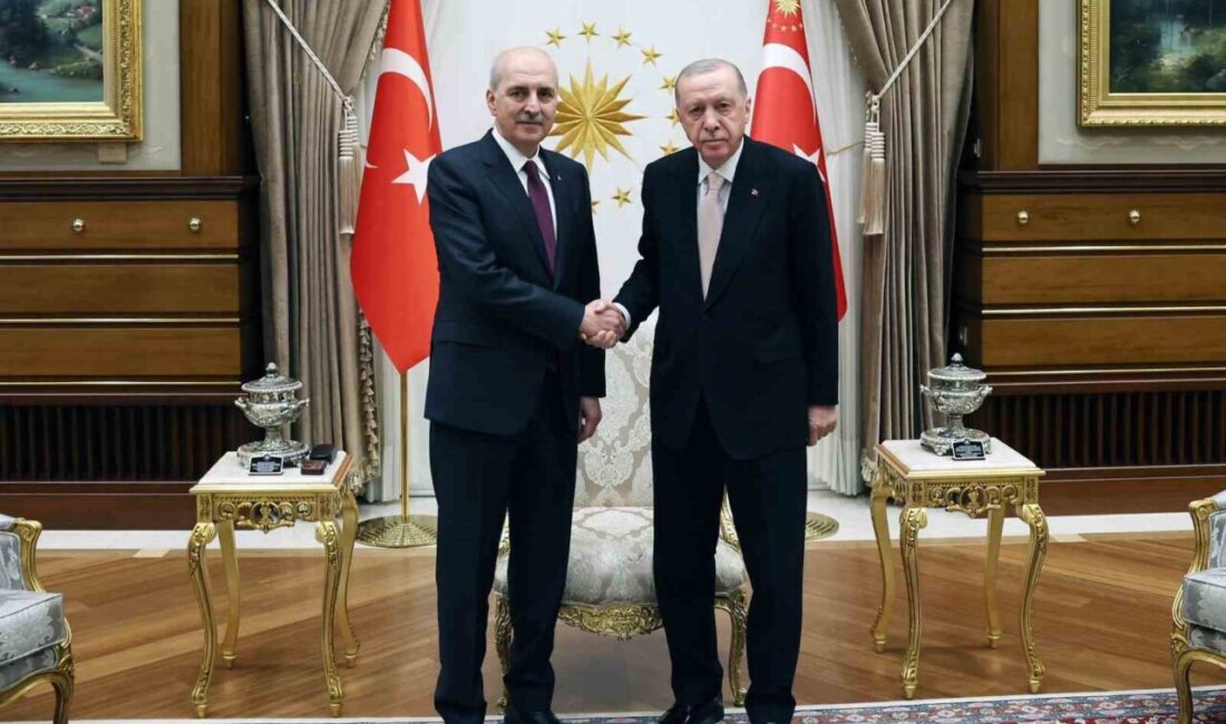 Cumhurbaşkanı Erdoğan, TBMM Başkanı Numan Kurtulmuş'u tebrik ederek Cumhurbaşkanlığı Külliyesinde
