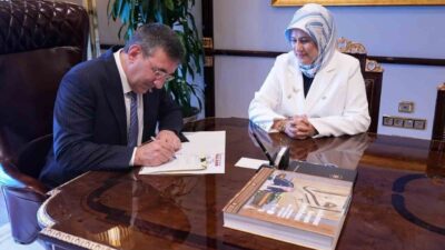Cumhurbaşkanı Yardımcısı Cevdet Yılmaz, Türk Kızılay’ın vekaletle kurban kesim kampanyasına