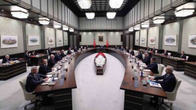 Cumhurbaşkanı Erdoğan başkanlığında toplanan Cumhurbaşkanlığı Kabinesi, Cumhurbaşkanlığı Külliyesi'nde saat 15.39'da
