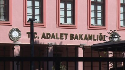 Adalet Bakanı Yılmaz Tunç’u ziyaret eden DEM Parti Grup Başkanvekilleri,