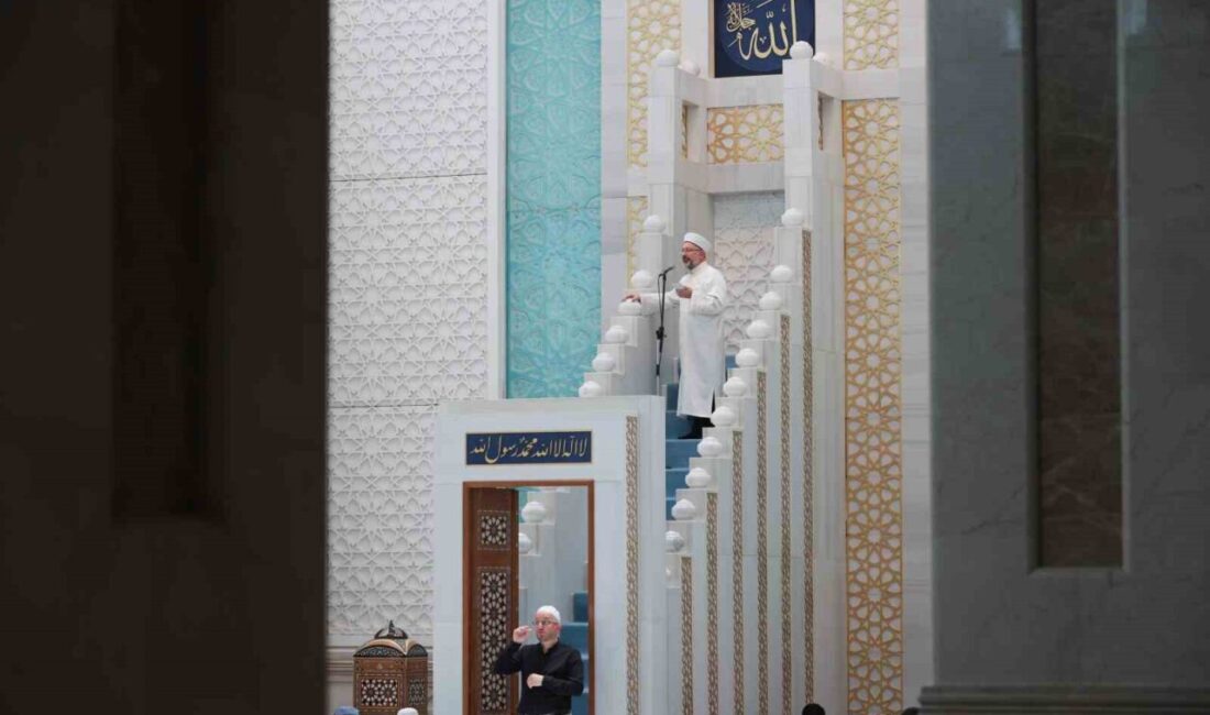 Diyanet İşleri Başkanı Erbaş, Ahmet Hamdi Akseki Camii’nde hutbe okudu Diyanet İşleri Başkanı Ali