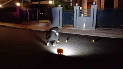 Çorum'da kimliği belirsiz motosikletli kişiler, tüfekle ateş açtıkları ev sahibini