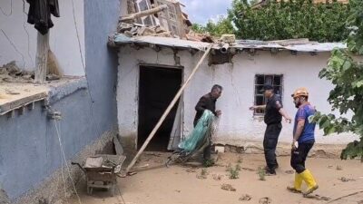 Kırşehir'in Toklümen köyünde sel felaketi yaşandı. Ev sahibi Aydın Biçer