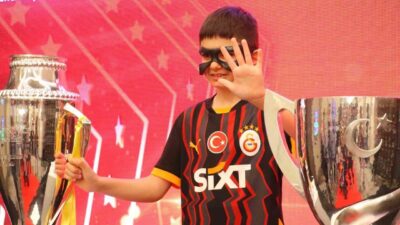 Galatasaray Süper Lig'in şampiyonu olarak 25. şampiyonluğunu Ankara'da kutladı. Başkan