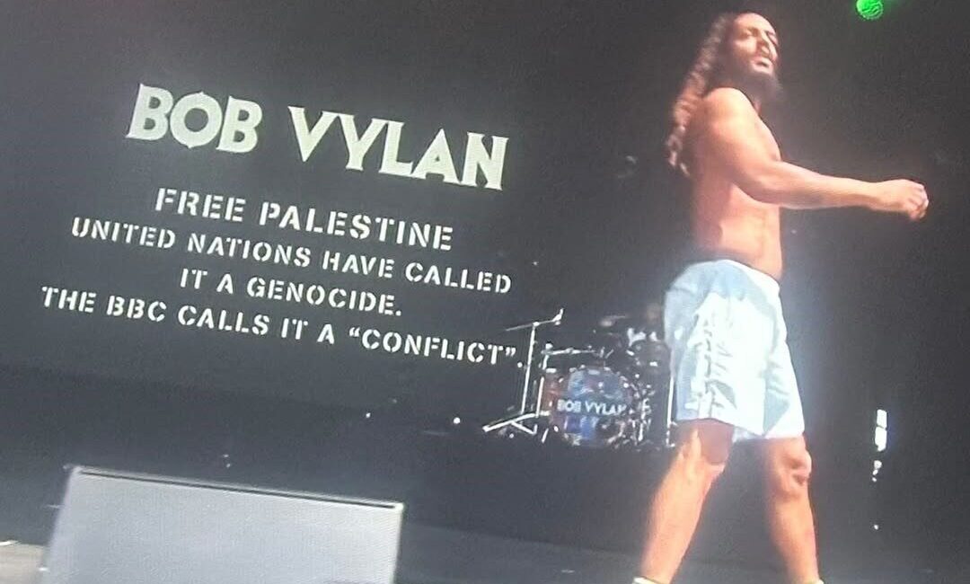 İngiltere'deki Glastonbury Müzik Festivali'nde