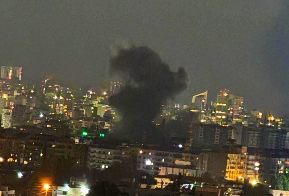İsrail ordusu, Lübnan'ın başkenti Beyrut'un güneyinde Hizbullah'a ait bir tesisin