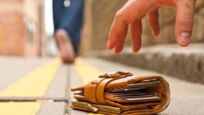 Yerköy çarşı merkezinde bir adet cüzdanın düşürülmek suretiyle kaybolduğu bilgisi