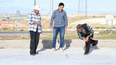 Yenifakılı'da yaşayan Kırgız Türkleri, binlerce yıllık ata mirası aşık oyununu