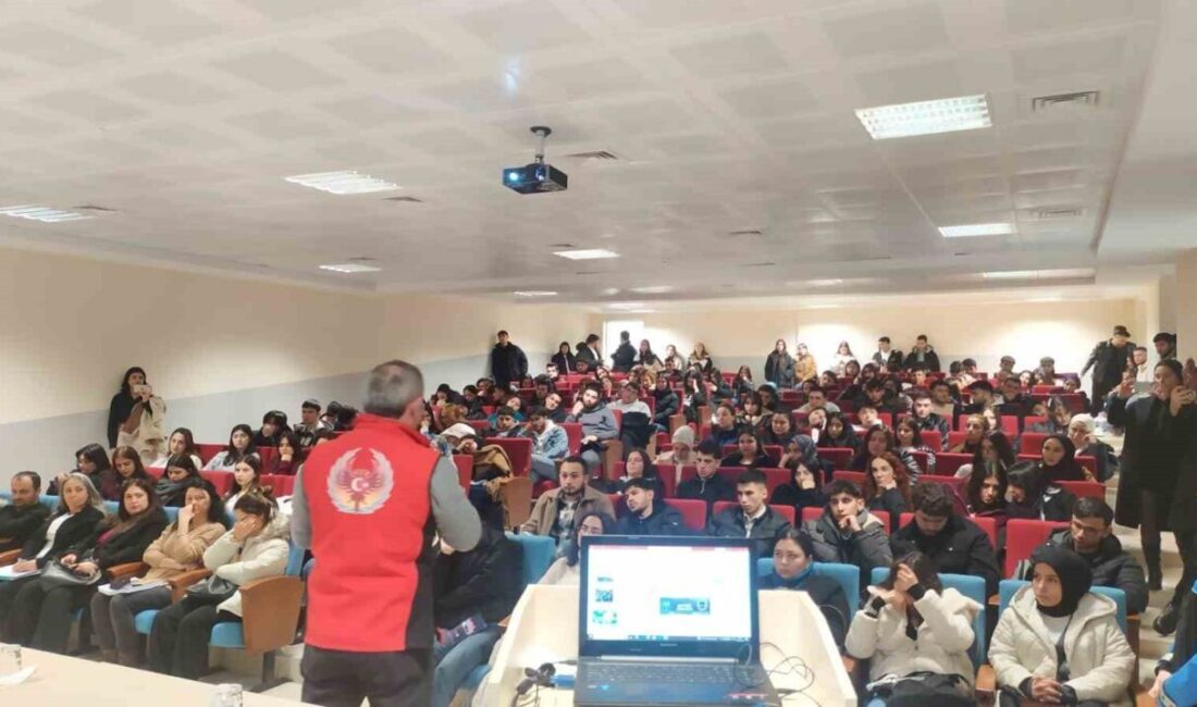 Kırşehir emniyeti 4 bin 441 öğrenciyi bilgilendirdi Kırşehir İl Emniyet Müdürlüğü,