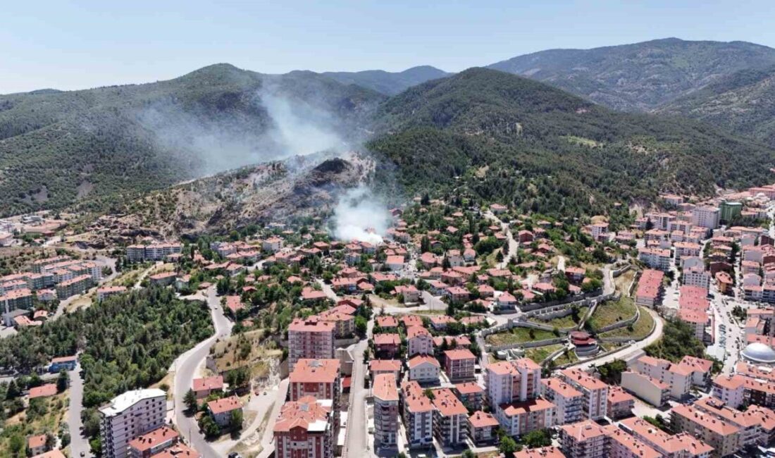 Kızılcahamam’da apartman çatısı yangını Ankara'daki Kızılcahamam ilçesinde, Kadirbey