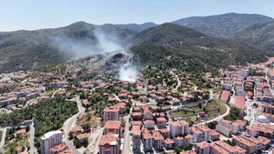 Ankara'daki Kızılcahamam ilçesinde, Kadirbey Mahallesi'nde bulunan bir apartmanın çatısında çıkan