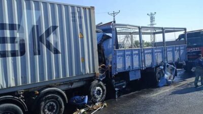 Ankara'da bir kamyonun tıra çarpması sonucu meydana gelen kaza, kamyon
