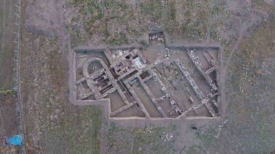 Çiçekdağı'ndaki Roma Dönemi'ne ait hamam, defineciler tarafından tahrip edildikten sonra