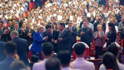 Kim Jong-un, Olga Lyubimova ile yaptığı görüşmede kültürel etkileşimin önemini