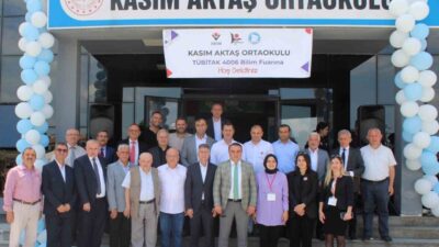 Düzce Kasım Aktaş Ortaokulu'nda öğrencilerin hazırladığı 19 farklı bilim projesi