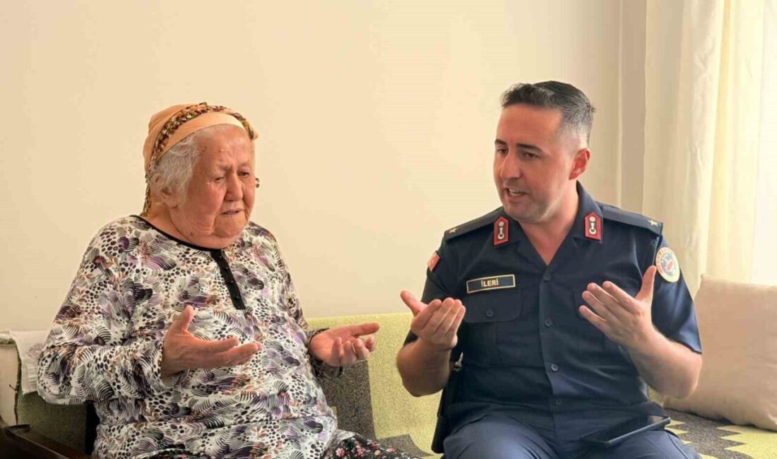 Polatlı'da şehit Jandarma Astsubay Yaşar Çetinkaya'nın annesi Fatma Çetinkaya’yı ziyaret