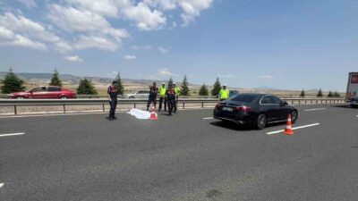 Polatlı'da yaşlı bir adam, karayolunda otobüsün çarpması sonucu hayatını kaybetti.