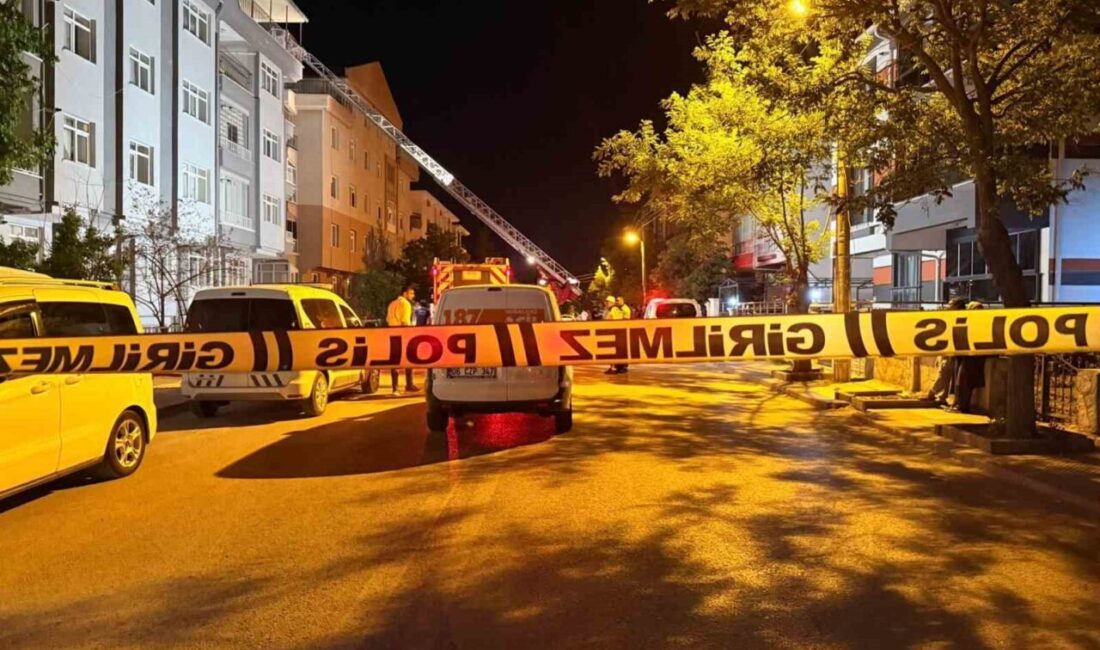 Polatlı, Ankara'da Fevzi Çakmak Caddesi'ndeki 5 katlı binada çıkan yangın,