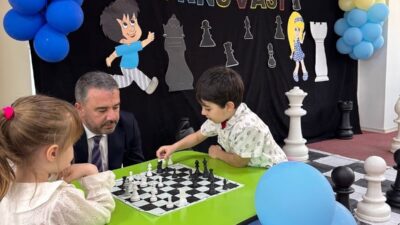 Pursaklar Belediyesi Nezaket Okulları, Geleneksel Satranç Turnuvası düzenledi. Belediye Başkanı