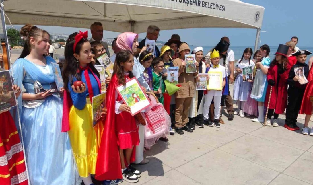Samsun Atakum ilçesinde düzenlenen bilim fuarında öğrenciler projelerini sergilerken çevre