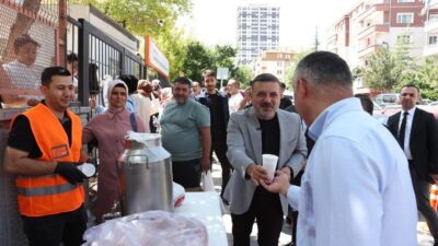Sincan Belediye Başkanı Murat Ercan, LGS sınavına girecek öğrencilere çorba
