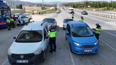 Kurban Bayramı öncesinde Kırıkkale'de trafik yoğunluğu arttı. Radar ve dron