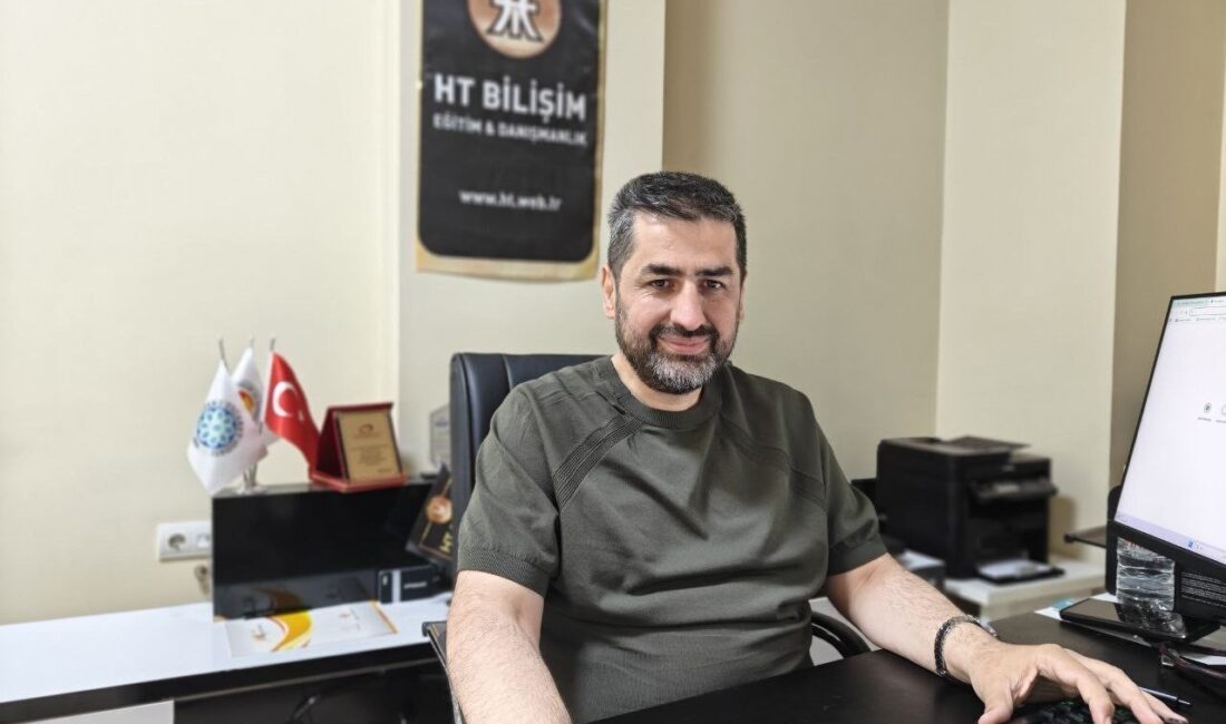 Bilişim Uzmanı Hakan Topuzoğlu, tatilde yapılan sosyal medya paylaşımlarının hırsızları