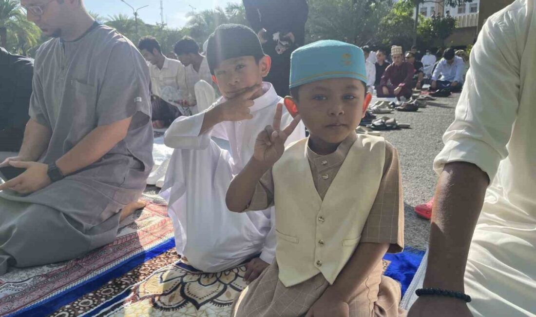 Tayland ve yabancı Müslümanlar, Bangkok'ta Kurban Bayramı namazında bir araya