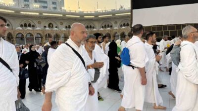 Hacı adayları Arafat'a yola çıkarken, Kabe'ye yakın otellerde kalan Adalet