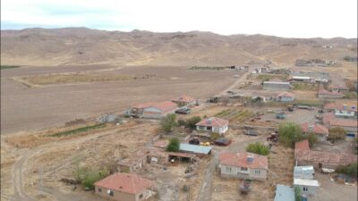 Yamuklar (Akpınar) Köyü sakinlerinden, merhum Yaşar Arslan’ın eşi Gülente Arslan