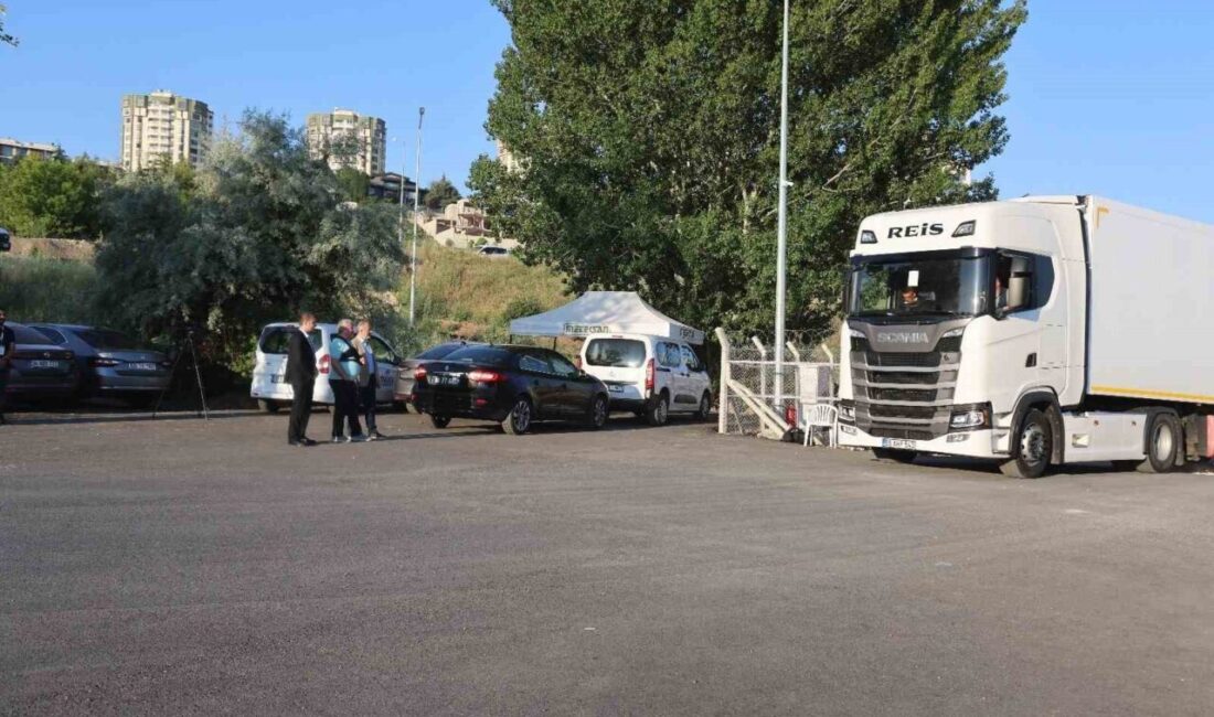 YKS soru kitapçıklarını taşıyan 528 nakliye aracı, 250 sınav merkezine doğru yola çıktı 2025 YKS sınavı için