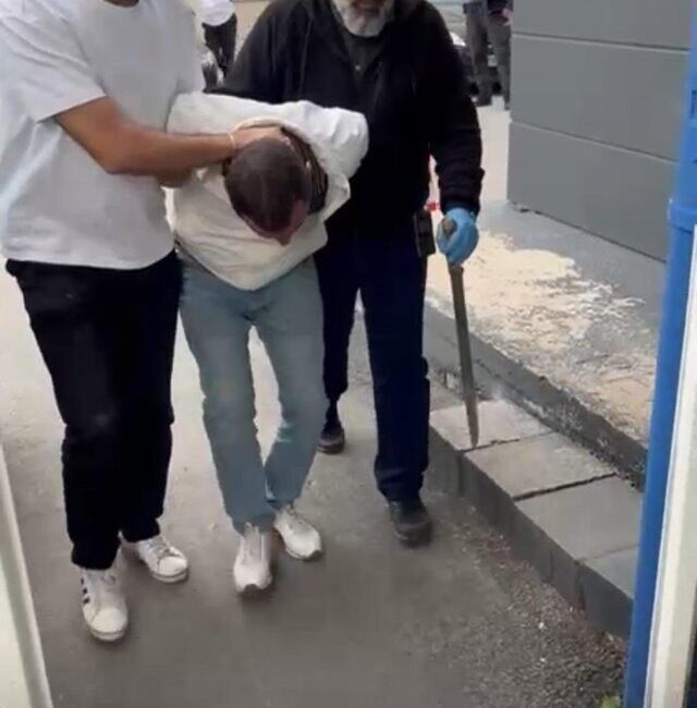 Ankara'da yol verme meselesi yüzünden dolmuş şoförüyle kavga eden ve