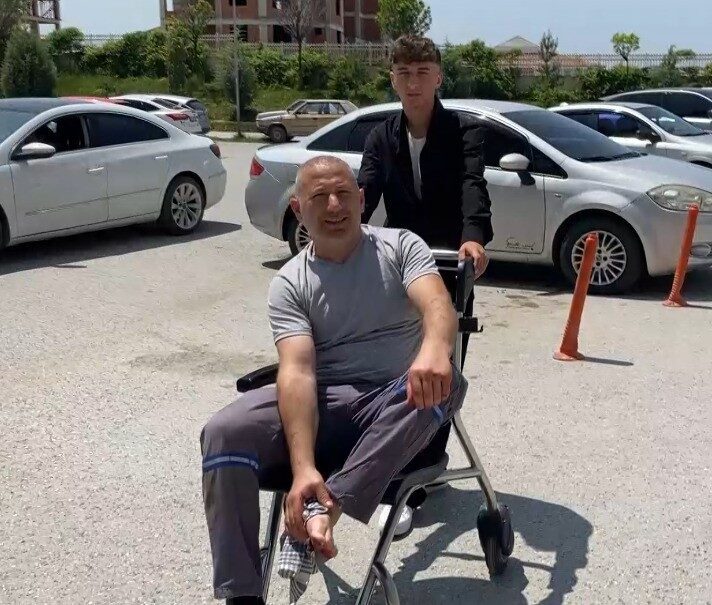 Yozgat'ta Kurban Bayramı'nda acemi kasaplar, kendileri kesmeye çalışırken yaralandı. Hastanelerdeki