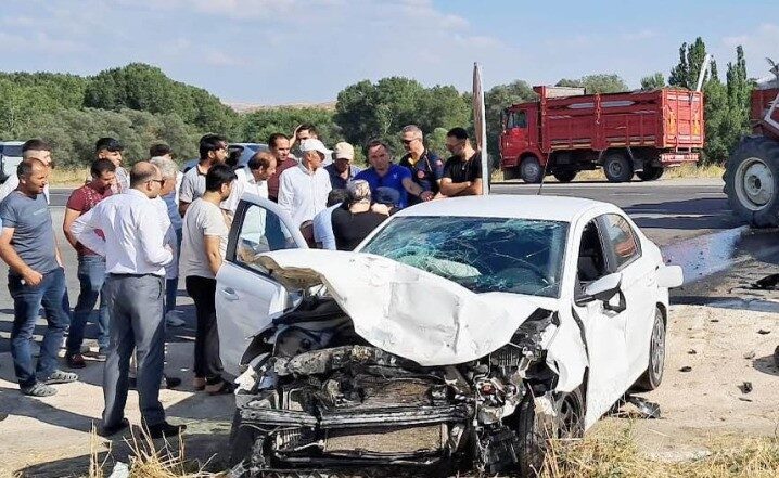 Araplı Kasabası girişindeki sıkça meydana gelen trafik kazaları sebebiyle vatandaşlar,