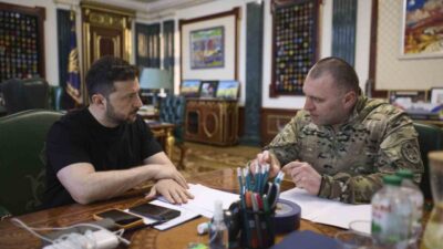 Ukrayna Devlet Başkanı Zelenskiy, Rusya'daki hava üslerine düzenlenen İHA saldırılarını