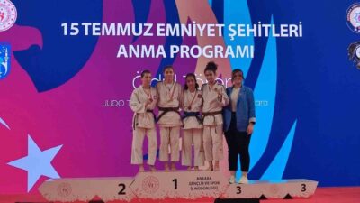 Ankara'da FETÖ'nün 15 Temmuz darbe girişiminde şehit olan polisler için