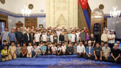Diyanet İşleri Başkanlığı'nın tüm camilerde düzenlediği 'Sabah Namazı Buluşması'nda, 15