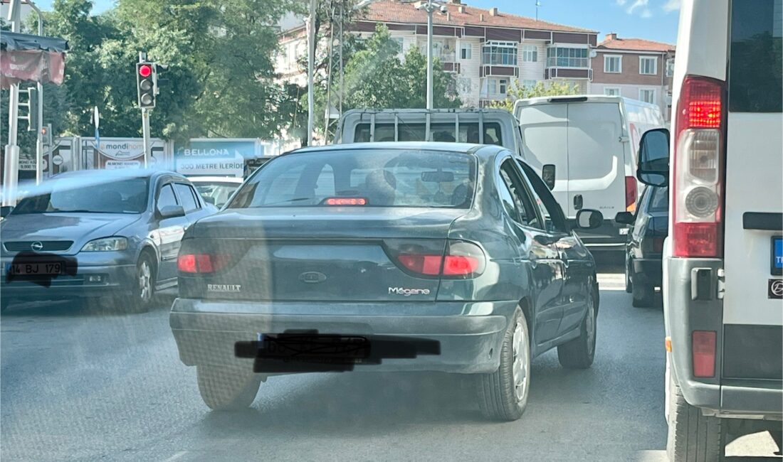 Yerköy çarşı merkezinin giriş noktası olan Kırşehir Caddesi, Kaymakamlık önündeki