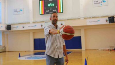 Türk Telekom Basketbol Takımı Genel Menajeri Adnan Önder Külçebaş, oyuncuların