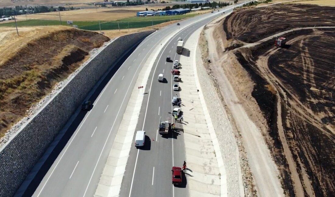 Çorum'da anız yangını nedeniyle meydana gelen zincirleme kazada 1 kişi
