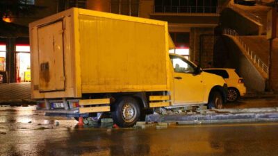 Ankara Keçiören'de sağanak yağış sele sebep oldu. Sel sularına kapılan
