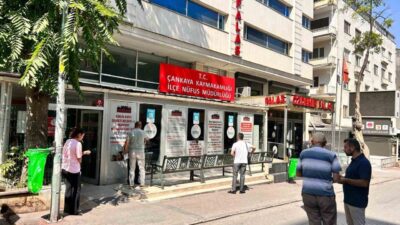 Ankara'da ehliyetlerini yenilemek için son gün Çankaya Nüfus Müdürlüğü'ne akın