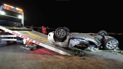Ankara'nın Kahramankazan ilçesinde iki otomobilin çarpışması sonucu 3 kişi hayatını