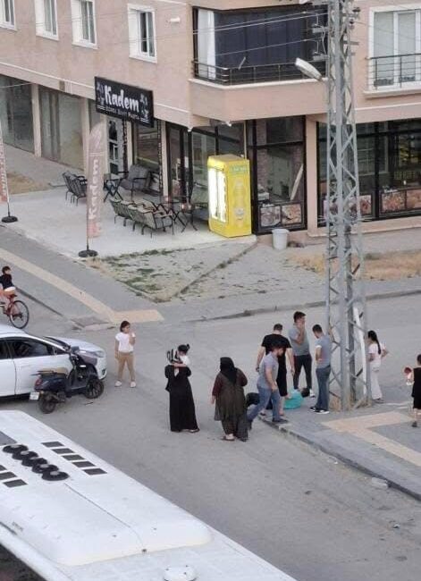 Ankara’da motosiklet otomobile çarptı: 1 yaralı Ankara'nın Sincan ilçesinde otomobil