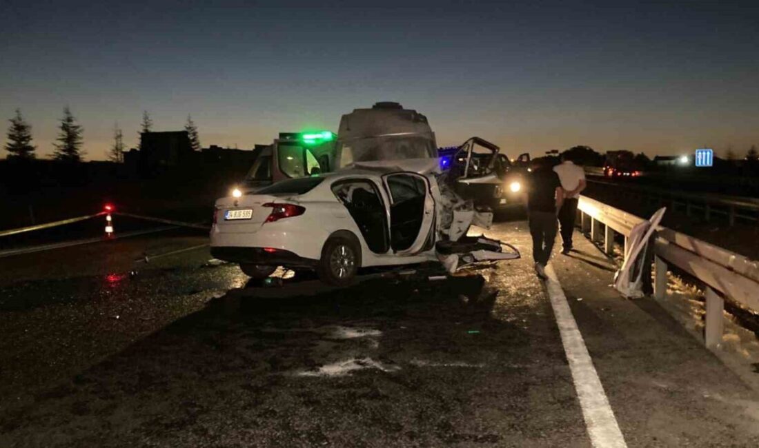 Ankara’da ters yöne giren araç minibüs ile kafa kafaya çarpıştı: 1 ölü Sincan ilçesinde otomobil ile
