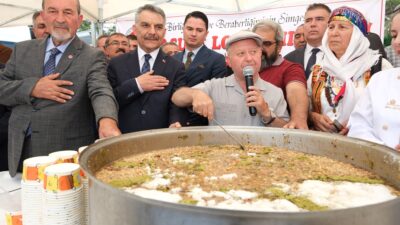 Yozgat’ta Aşure Günü Etkinliği Cumhuriyet Meydanı’nda Gerçekleştirildi
