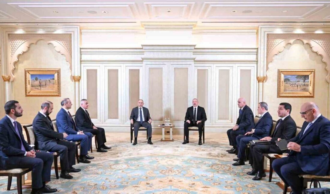 Azerbaycan Cumhurbaşkanı Aliyev ile Ermenistan Başbakanı Paşinyan’ın görüşmesi başladı Aliyev ve Paşinyan, Abu