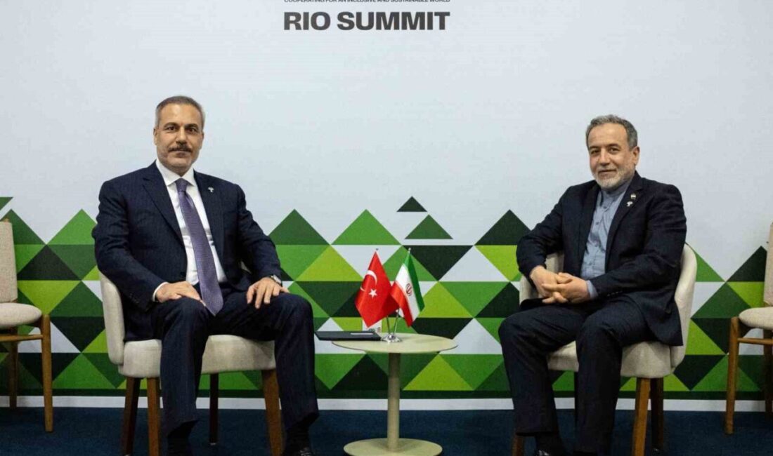 Bakan Fidan, İranlı mevkidaşı Abbas Arakçi ile görüştü Dışişleri Bakanı Hakan Fidan,