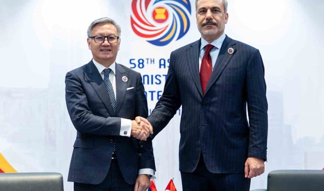Bakan Fidan Malezya’da Laos Dışişleri Bakanı Phomvihane ile görüştü Dışişleri Bakanı Hakan Fidan,